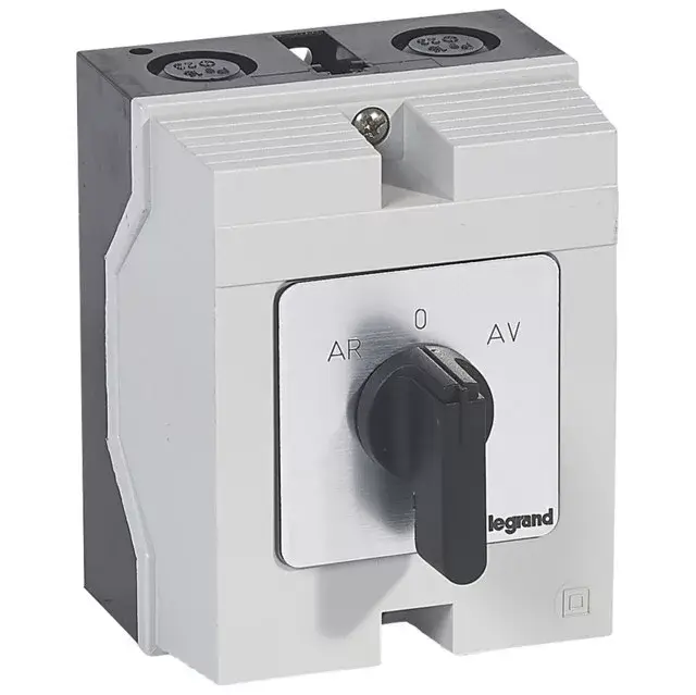 Végkiárusítás Legrand 027770 Tokozott görgős kapcsoló 3P 4kW PR12 AR-0-AV ( Legrand 027770 )