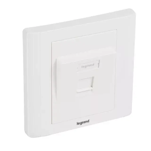 Legrand 632796 Linkeo süllyesztett szerelvény 1xRJ45 keystone port fogadására döntött fehér burkolattal és kerettel címketartóval ( Legrand 632796 ) Népszerű