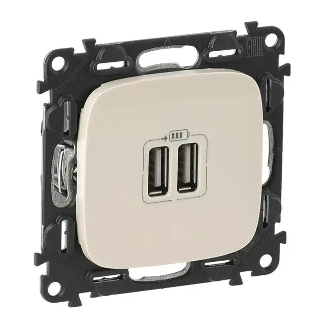 Rendeld meg most Legrand 754996 Valena Allure Kettős USB töltőaljzat, burkolattal, Elefántcsont ( Legrand 754996 )