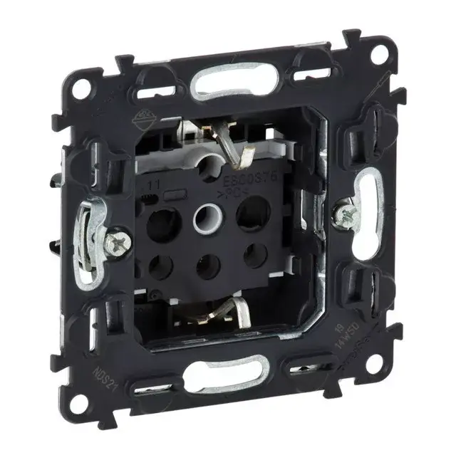 Legrand 753024 Valena InMatic 2P+F csatlakozóaljzat mechanizmus gyermekvédelemmel, csavaros vezetékbekötéssel ( Legrand 753024 ) Nézd meg most