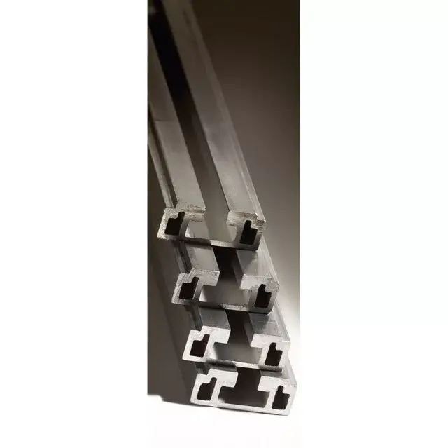 Népszerű Legrand 404433 VX3 800 méretre vágott aluminium C profilsín, 800A ( Legrand 404433 )