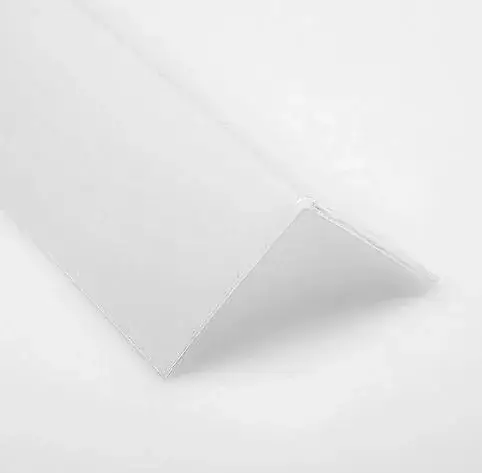 LP-diffúzor tejszínű Triangel Corner 16 2000mm Különleges ajánlat