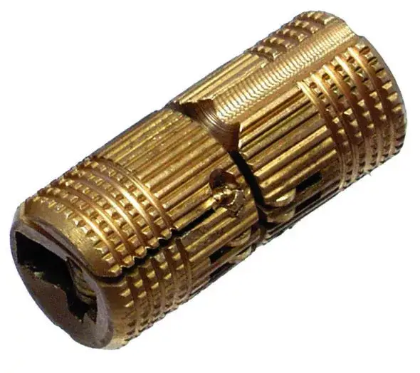Árcsökkenés Asztal pánt CI01 átmérő 12x27mm sárgaréz