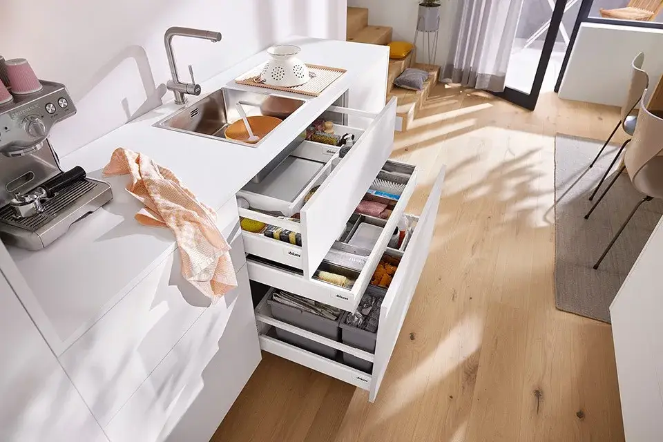 Vedd meg online K-BLUM Antaro D 600 mm/65 kg, Blumotion/TOB, szürke R9006, csavar, mosogató