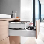 Szezonális akció K-BLUM Antaro M 600 mm/30 kg, Blumotion/TOB, szürke R9006, belső