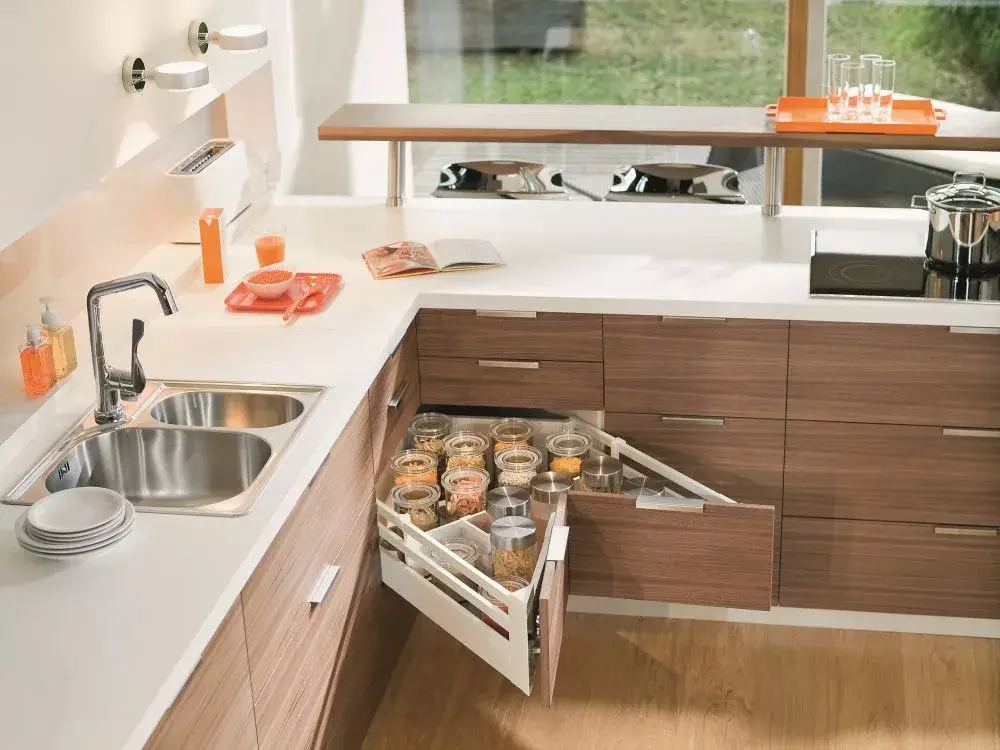 Rendeld meg most K-BLUM Antaro D 650 mm/65 kg, fehér SW, Space Corner Syncromotion