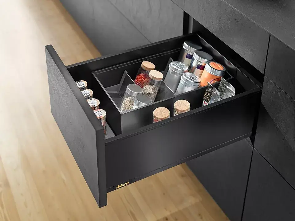 K-BLUM Legrabox C Pure 650mm/70 kg, Blumotion/TOB, karbon fekete CS-M, expando Végkiárusítás
