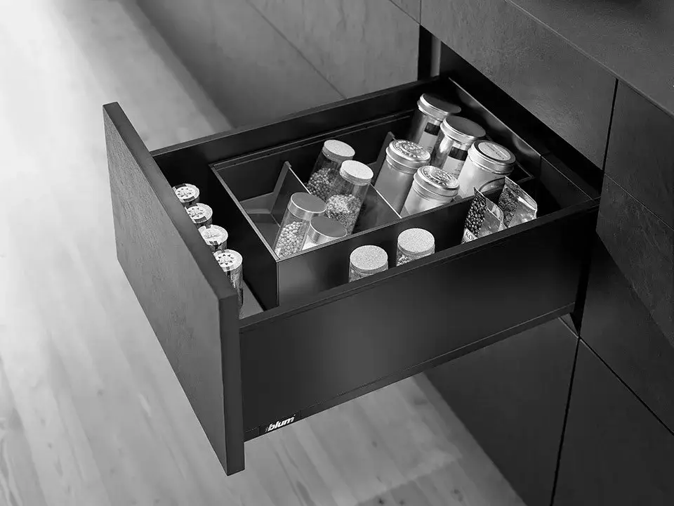 Különleges ajánlat K-BLUM Legrabox C Pure 500mm/40 kg, Blumotion/TOB, karbon fekete CS-M, csavar, m