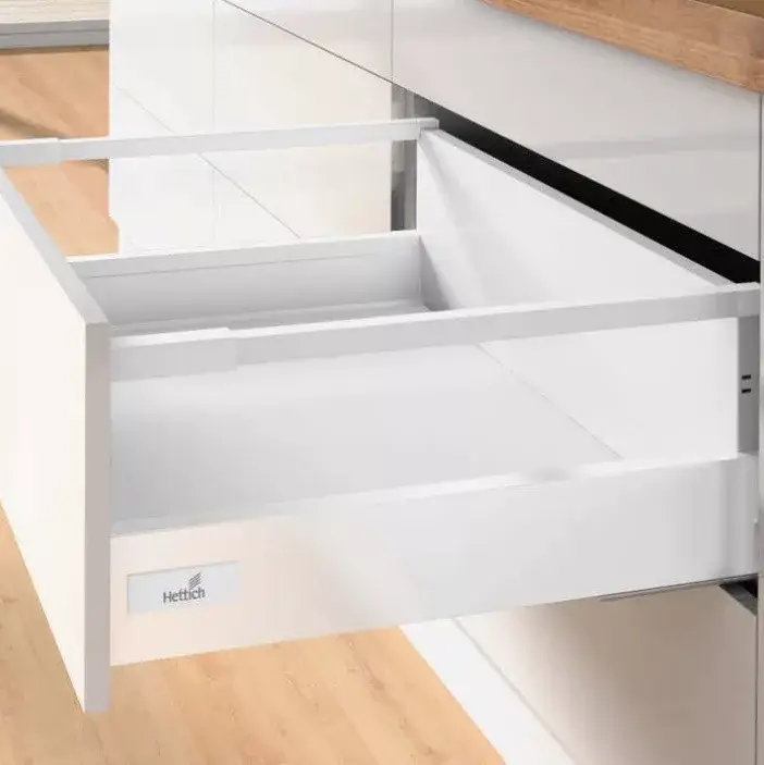 Exkluzív ajánlat K-HETTICH InnoTech Atira, front, fehér, 520/70/176 relingel együtt, 50kg, PTO