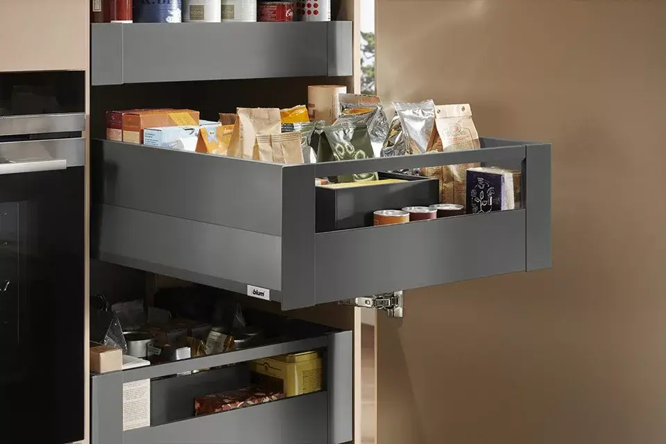 K-BLUM Merivobox E Boxcap 270 mm, 40 kg, Orion szürke, belső, reling Korlátozott ajánlat