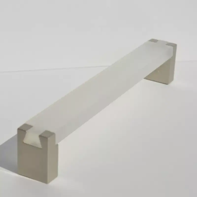 Fém-műanyag bútorfogantyú, pezsgő - átlátszó színű, 160 mm furattávval Akció