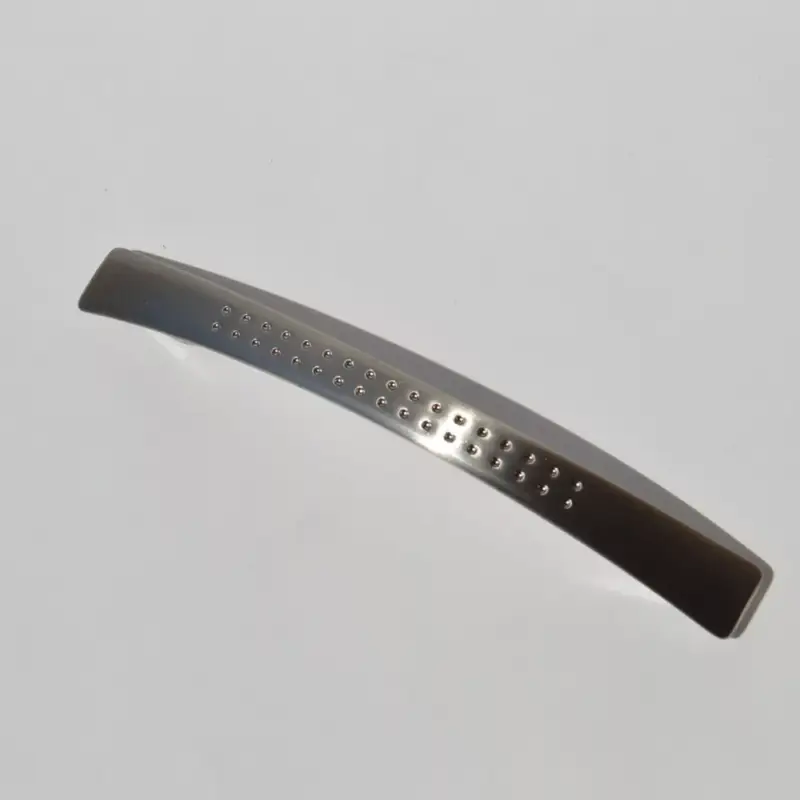 Fém bútorfogantyú, selyemfényű nikkel színű, 128 mm furattávval Rendeld meg most