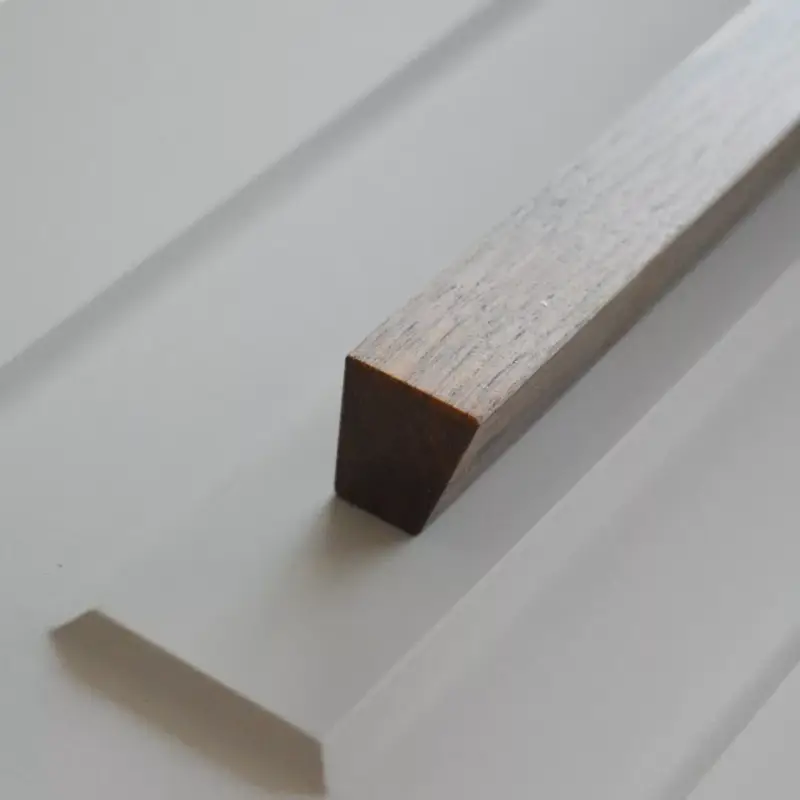 Prémium Modena L300, Fa bútorfogantyú, lakkozott dió, 192 és 224 mm furattávval
