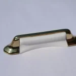 10 db Fém-műanyag bútorfogantyú, arany - fehér, 64 mm furattáv, 2.oszt Azonnali szállítás