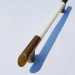 Fém-műanyag bútorfogantyú, antik bronz-fehér színű,128 mm furattávval Gyors kiszállítás