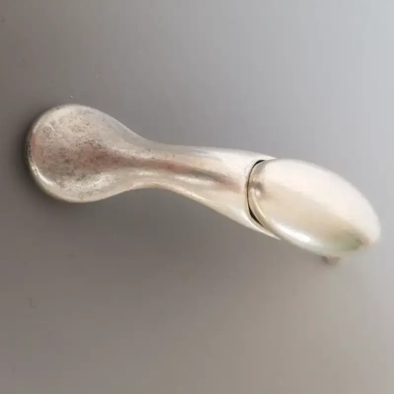 Vásárlói kedvenc Porcelán-Fém BÚTORFOGANTYÚ, Óezüst színű,96 mmfurattáv