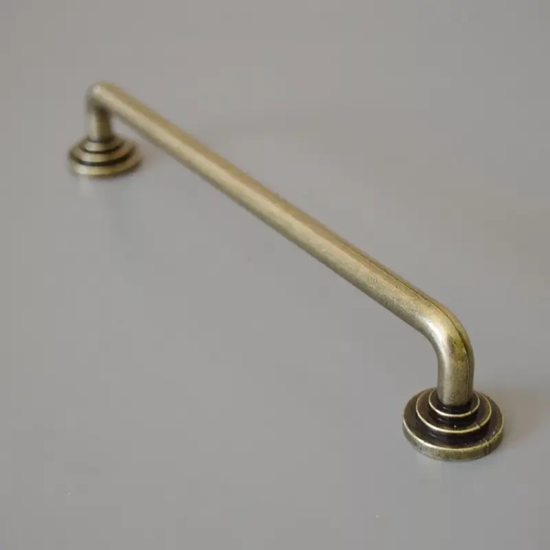 Expressz kézbesítés HUGO Fém bútorfogantyú, antik bronz színű, 160 mm furattávval