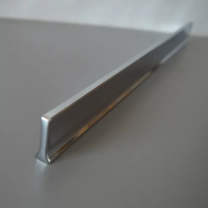 Exkluzív ajánlat Fém bútorfogantyú, króm színű, 320 mm furattávval