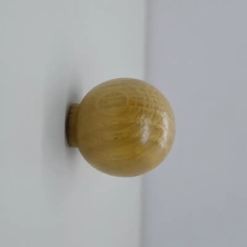 Prémium Tölgy bútorgomb, lakkozott fa