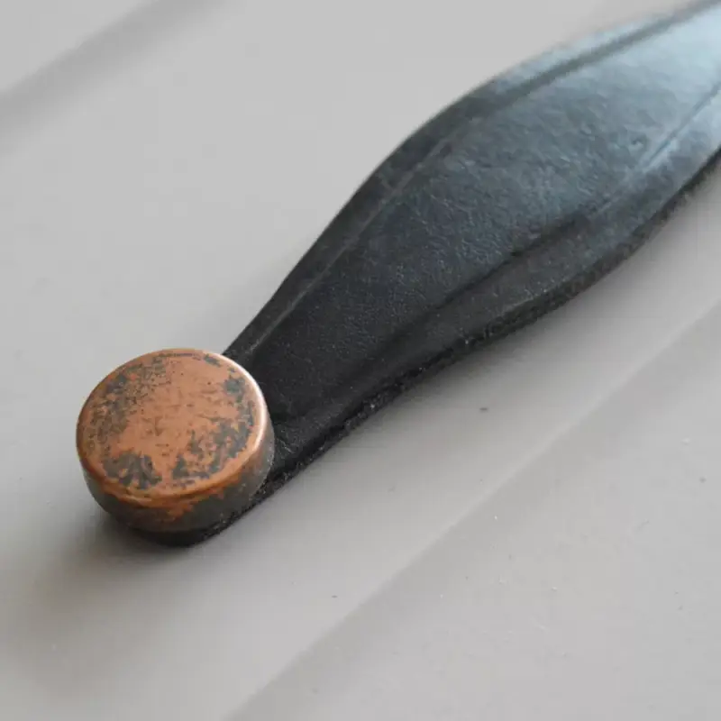KD002_128 Fém- bőr bútorfogantyú, Réz - fekete színű, 128 mm furattáv Expressz kézbesítés