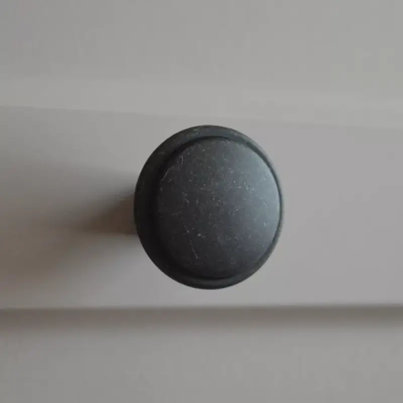 PINOT Antik fekete színű, fém bútorgomb 30 mm átmérő Szuper akció