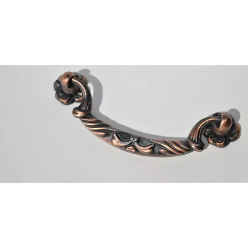 Legkelendőbb Möbelgriff aus Metall, Farbe antikkupfer, Bohrung 96 mm