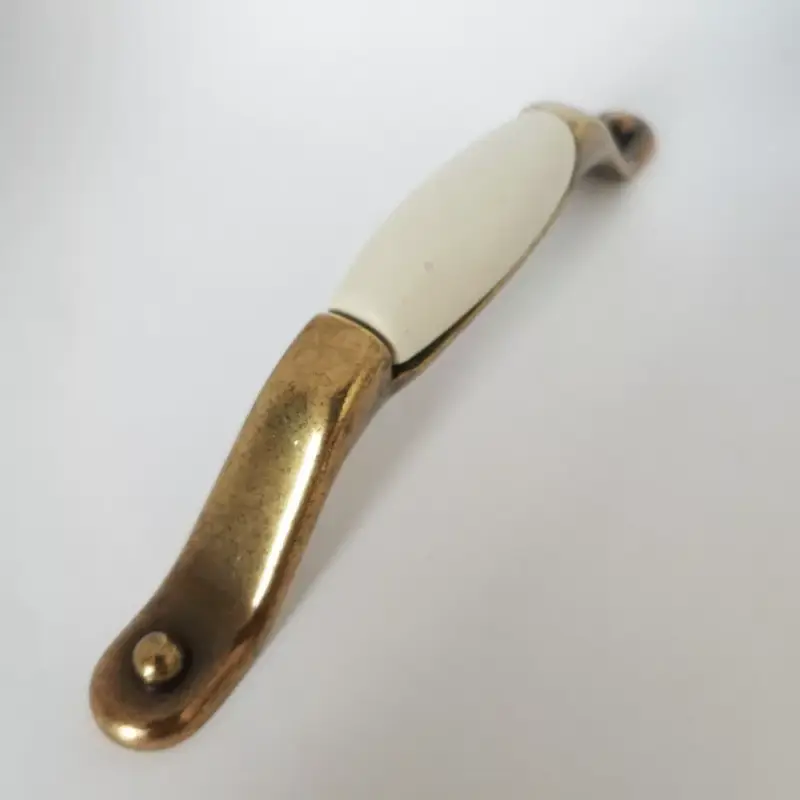 Népszerű Möbelgriff aus Porzellan, Farbe Bronze, Metallenden/Gres-Porzellan