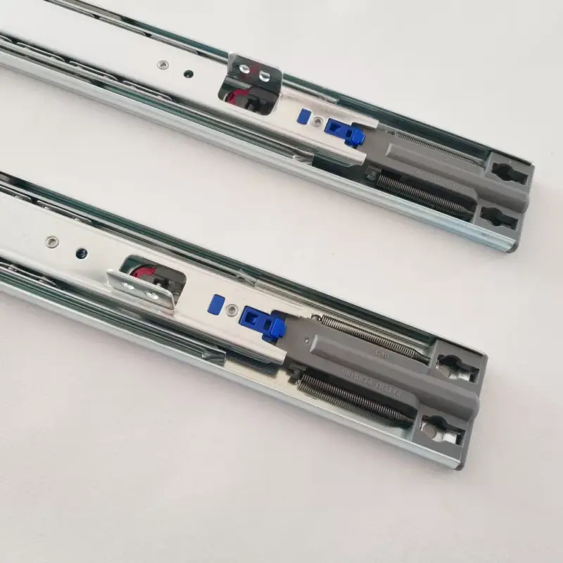 Strong kugelgelagerte Vollauszug-Mutterschiene mit Dämpfung, 600 mm, 45 kg Szuper akció