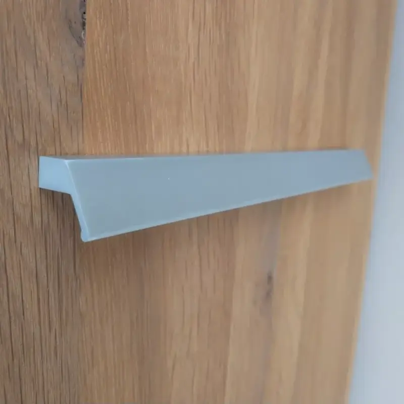 ISOLA Metall-Möbelgriff, aluminiumfarben, mit 96 mm BA Ne maradj le