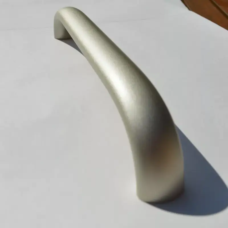 Olcsó Möbelgriff aus Metall, Farbe Nickel matt, Bohrung 288 mm