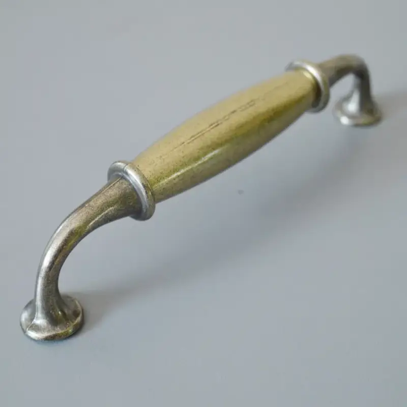 Möbelgriff aus Metall, bronzefarben patiniert, Bohrung 128 mm Olcsó