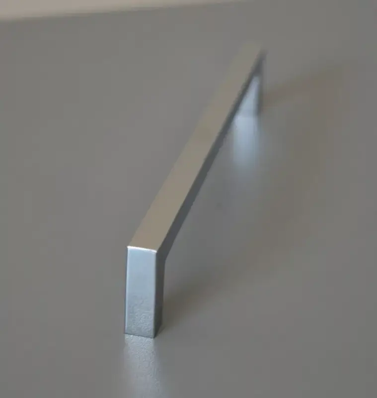 Legjobb ár STRETCH Metall-Möbelgriff, Chrom glänzend, 160 mm Bohrung