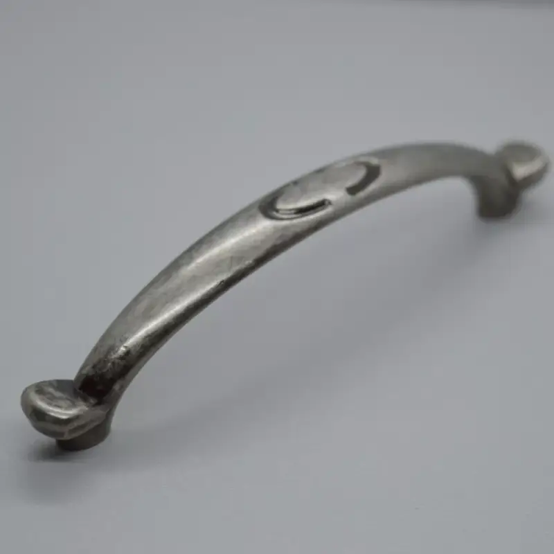 Antikstil, 128 mm Bohrungsabstand, antikschwarzer Möbelgriff Nézd meg most