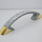 Szuper akció C043_ESZSZ Kunststoff-Möbelgriff, gold-grau gespritzt, Bohrung 96 mm