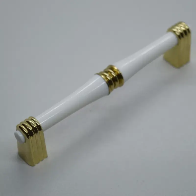 Metall-Kunststoff-Möbelgriff, Farbe gold-weiss, Bohrung 96 mm Bestseller
