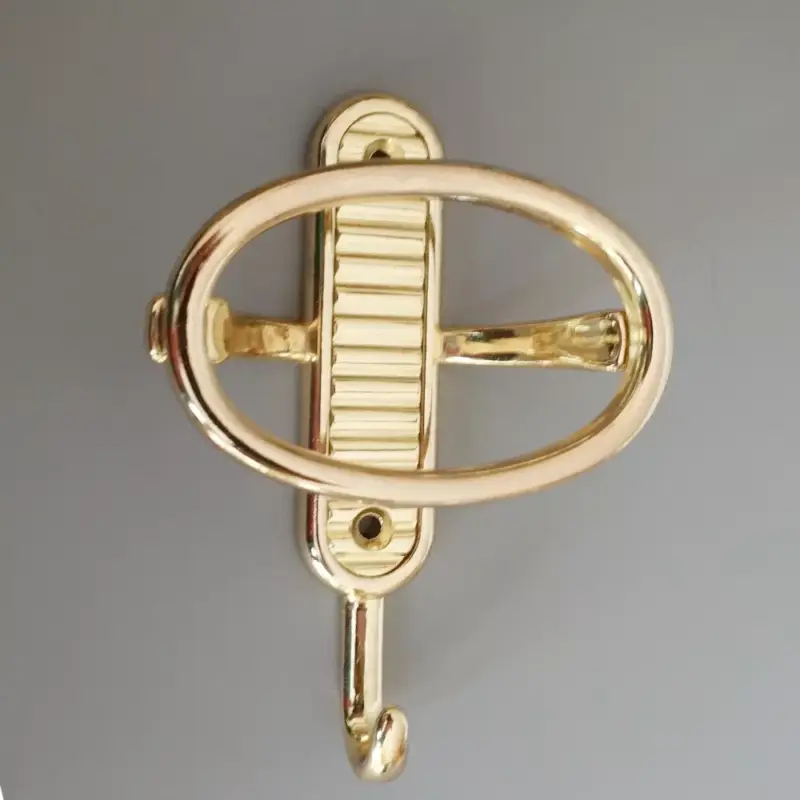 Legjobb ár Metallgriff in Goldfarbe
