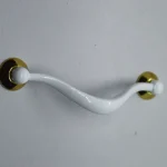 Metall-Möbelgriff, Farbe weiss-gold, 96 mm BA, Klasse 2 Legjobb ár