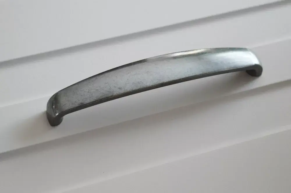 2495_160 Metall-Möbelgriff, Farbe Nickel antik, Bohrung 160 mm Gyors kiszállítás