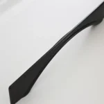 Z132 Metall-Möbelgriff, schwarz, mit 160 mm Lochabstand Legnépszerűbb