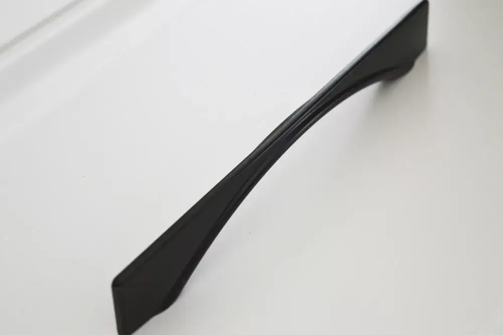 Z132 Metall-Möbelgriff, schwarz, mit 160 mm Lochabstand Legnépszerűbb