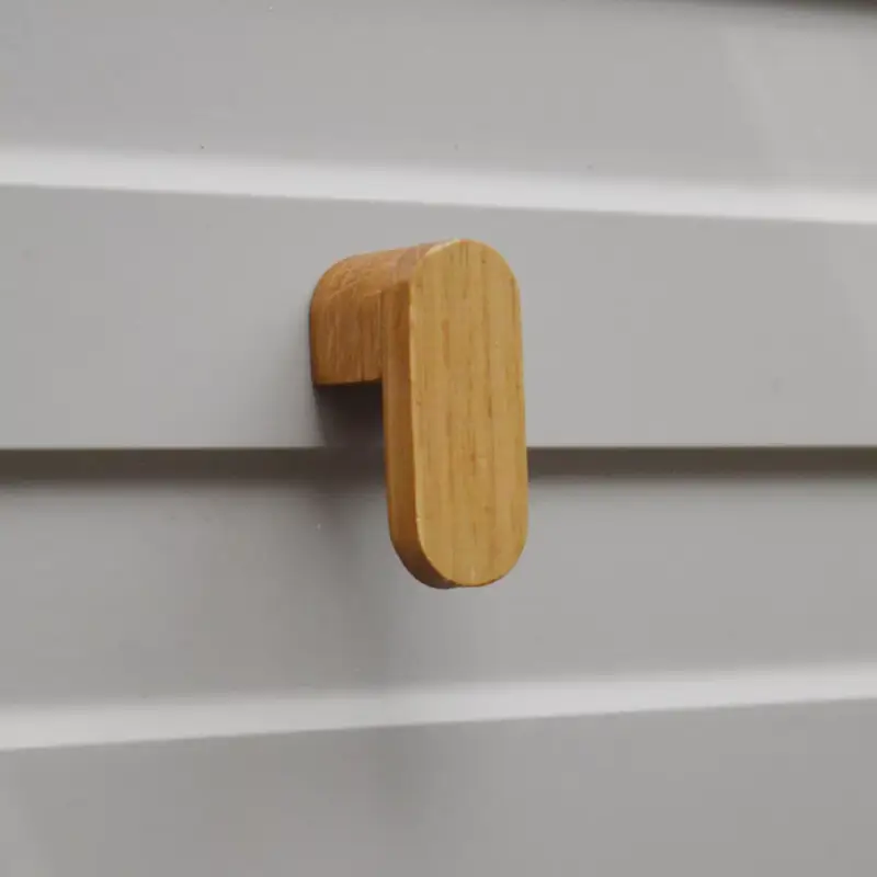 Leland_mini, Möbelgriff aus Holz, Eiche geölt Árcsökkenés