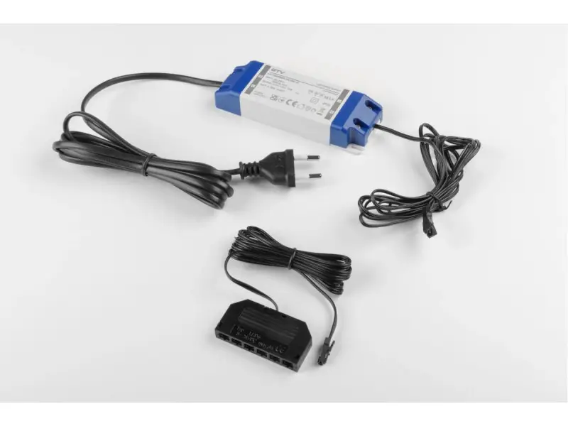 Prémium LED trafó 220/12V 20W, 6-os elosztóval összeszerelt