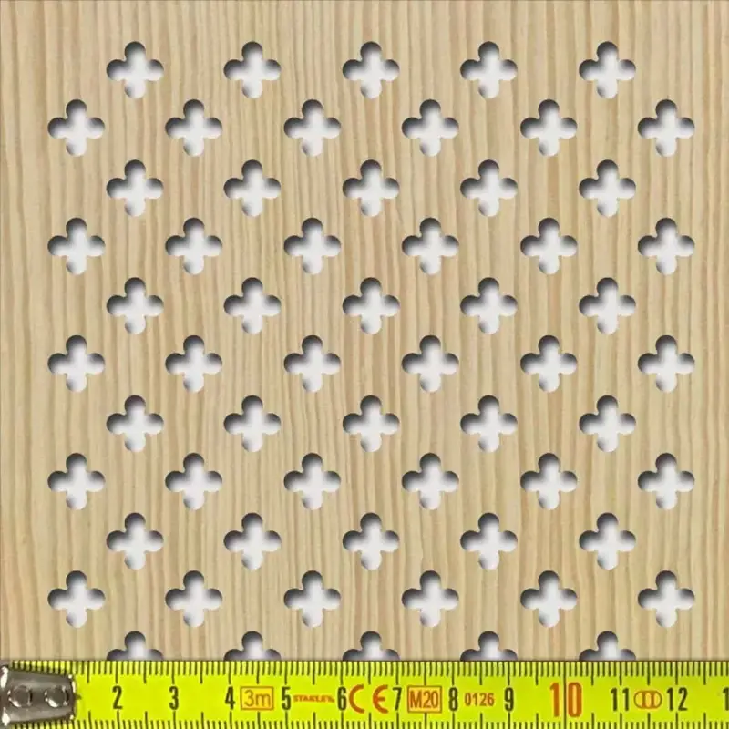 Legno furnérozott Hdf-Fiore perforációval Fenyő 1520x610mm Árcsökkenés