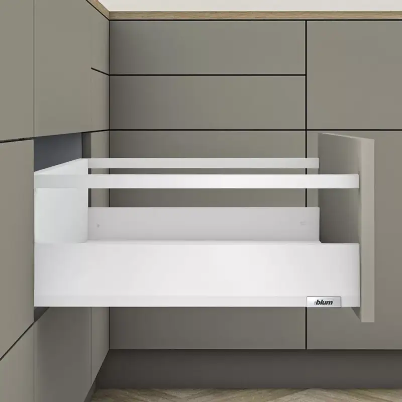 Outlet MerivoBox 28" E magasságú Korlát magasítással 270mm-es Selyemfehér 40kg