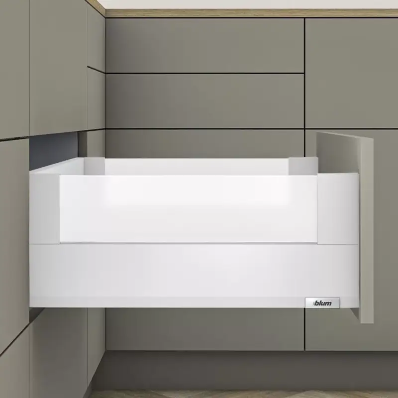 Szezonális akció MerivoBox 32" E magasságú BOXCOVER Üveg oldallal 550mm-es Selyemfehér 40kg