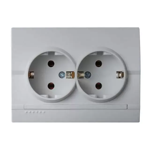 Kanlux 25213 LOGI 02-1270-143 ezüst Schuko földelt dupla dugalj komplett Azonnali szállítás