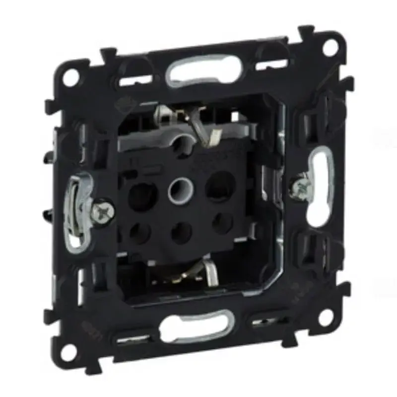 Legrand Valena InMatic 2P+F csatlakozóaljzat mechanizmus biztonsági zsaluval, csavaros Legrand 753024 Szuper ajánlat